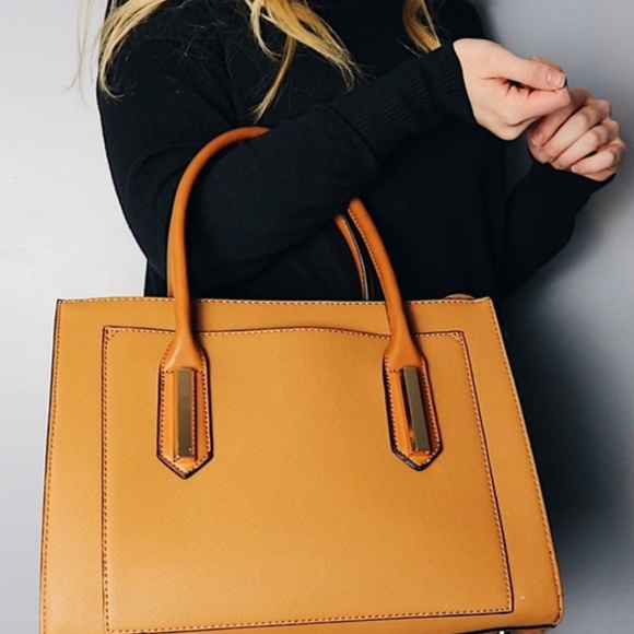 *LAST* Front Pocket Satchel In Crossgrain Texture - Picture 4 of 8